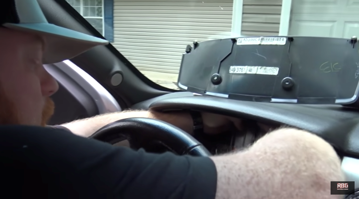 F-150テスラナビ取付 メーターパネル外し