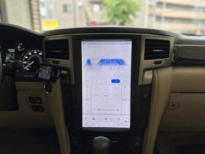 レクサスLX570に最新Android搭載ナビを取り付けた車内の様子（エアコン画面）