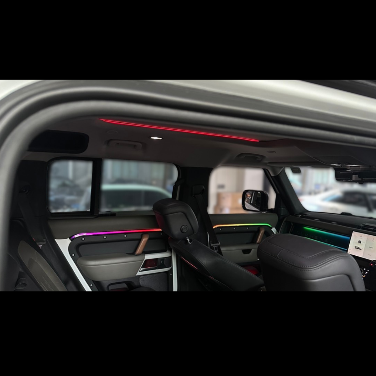 ディフェンダー L663専用 64色アンビエントライト|国内先行・夜の内装を美しく演出 - 画像 (9)