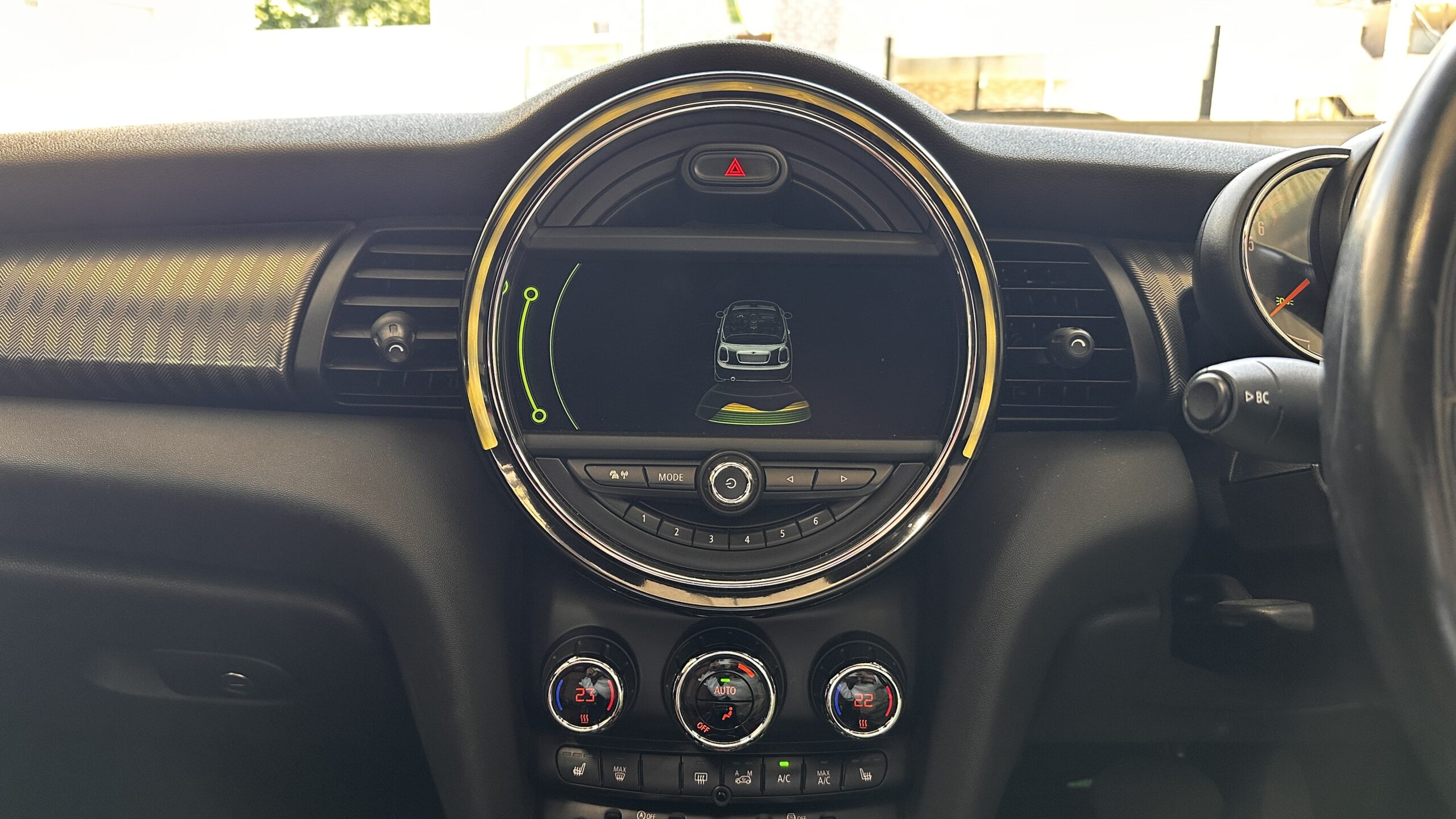 MINIクーパーF型（F54/F55/F56/F57 2014〜2017年式）専用 ハイテックナビ