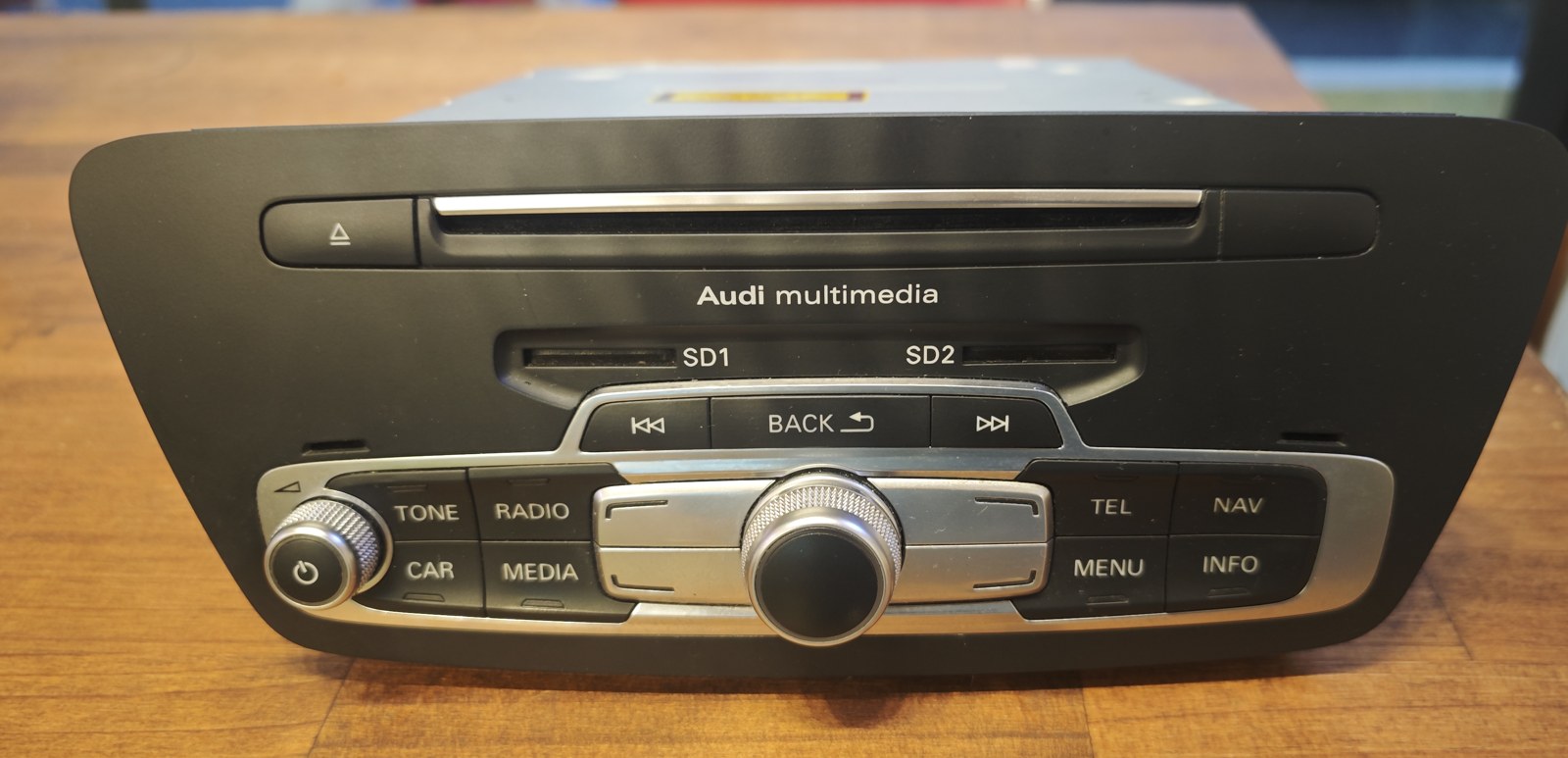 アウディMMI郵送修理｜車両から取り外したMMI本体（Audi multimedia）